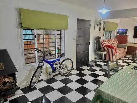Depto Tipo Casa en Venta de 3 ambientes