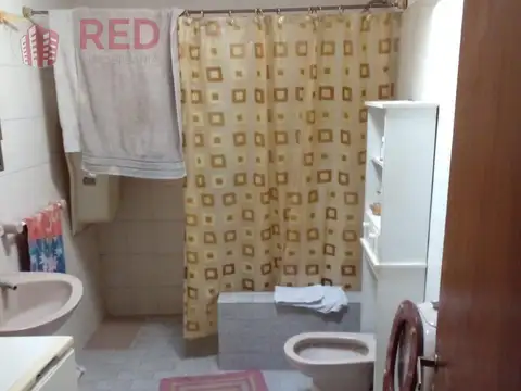 Casa 6 ambientes con 1 baño