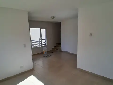 Alquiler Duplex 2 Dorm. - B° La Peregrina
