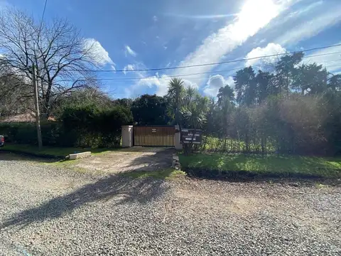 Casa Quinta en Barrio Parque Robles del Monarca