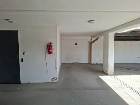 VENTA COCHERA EN ARROYITO