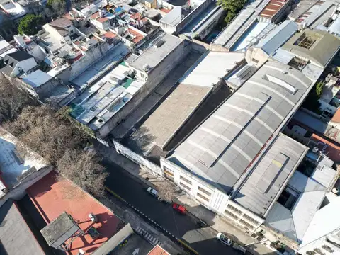 VENTA GALPON DEPOSITO EN BOEDO - PERMUTA/FINANCIA