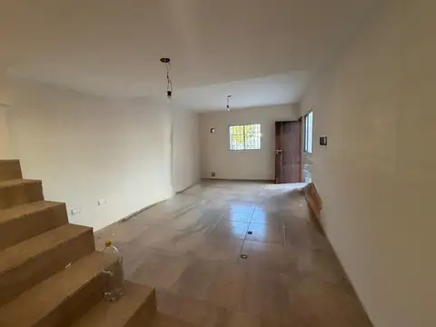 Depto Tipo Casa en Venta en Maipu, USD 110.000