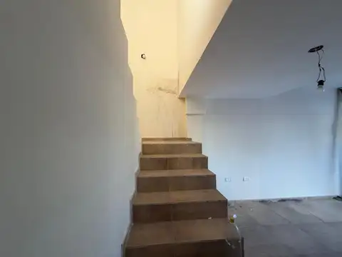 Depto Tipo Casa 4 ambientes con 1 baño
