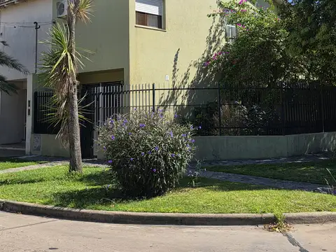 Casa En Venta en Barrio Banco Provincia