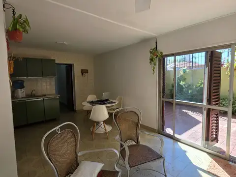 Casa 5 ambientes con 1 baño