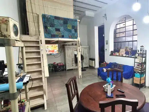 PH..PLANTA BAJA Al CONTRAFRENTE. -DOBLE ALTURA =4m( Living Comedor ).2 DORMITORIOS. RECICLADO HACE 10 AÑOS.DUCHA ESCOCESA"  en baño principal (Ideal para unos buenos masajes )