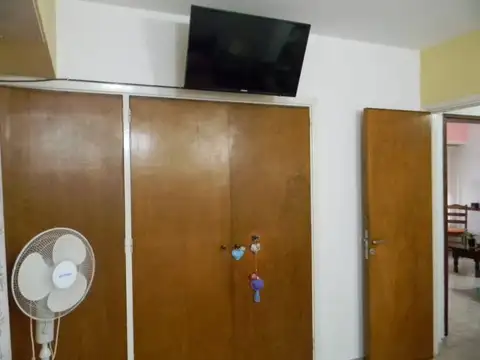 48 y 27 , Piso 0