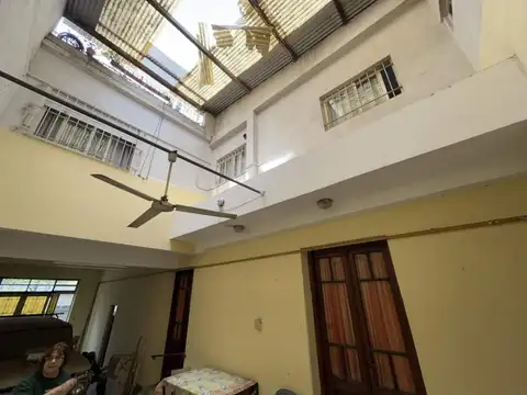 Casa 7 ambientes con 3 baños