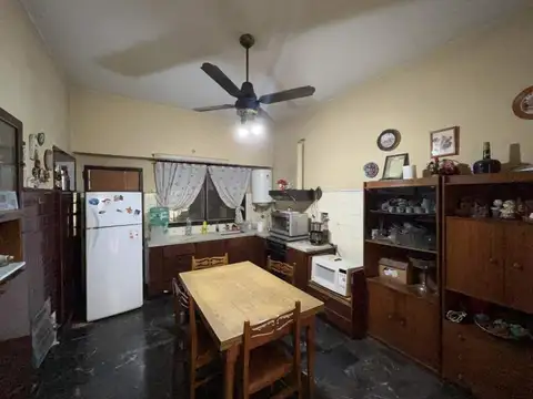 Depósito- Local y 3 departamentos  en Block - Venta-Parque Chacabuco