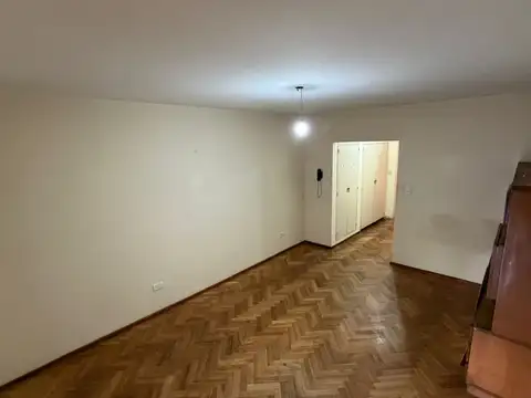 Presidente Luis Sáenz Peña 100, Piso 4