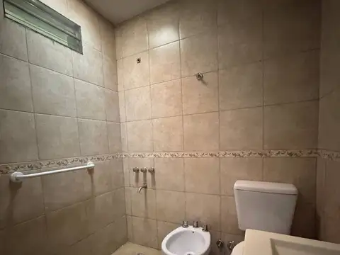 VENTA CASA 6 AMB.- MULTIFAMILIAR + PH INDEPENDIENT