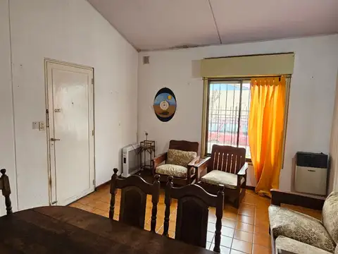Casa 5 ambientes con 1 baño