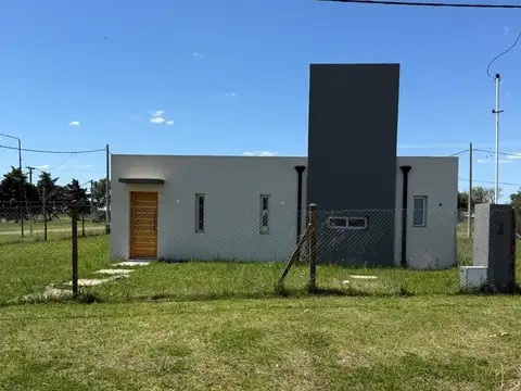 VENTA CASA 1 DORMITORIO CON PILETA A ESTRENAR