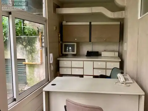 Consultorio / Oficina en PB en Recoleta – 3 Ambientes con Cochera y Baulera – Apto Profesional