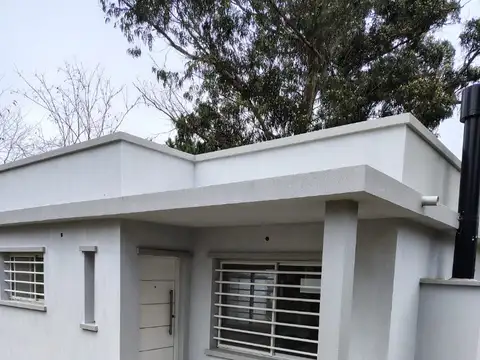 Casa 3 ambientes con 2 baños