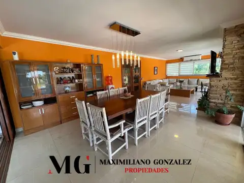 Casa en Venta con 1 cochera