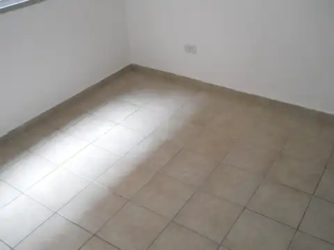 Departamento en Alquiler en Abasto, $ 350.000