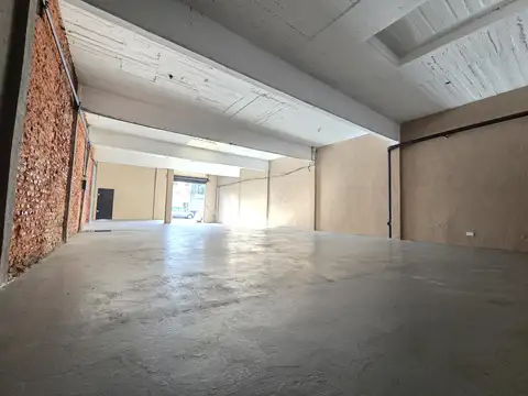 GALPÓN EN ALQUILER – MATADEROS | 300 M² CUBIERTOS + 100 M² DESCUBIERTOS