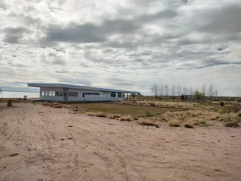 Lago Mari Menuco- Bahia de Playas