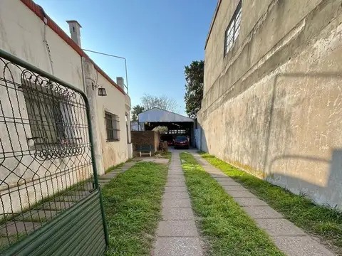 AVDA. MANUEL BELGRANO al 1900