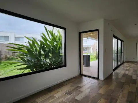 Casa en Venta en Countries y Barrios Cerrados en Pilar, USD 189.000