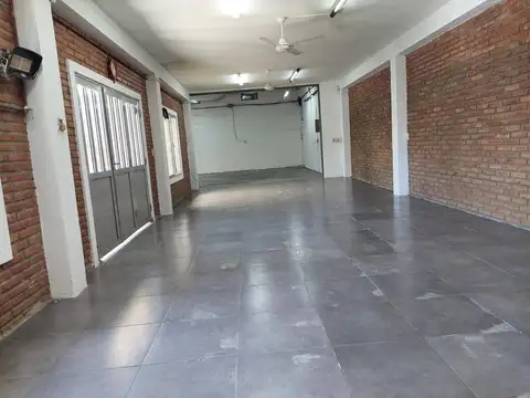 Amplio galpón