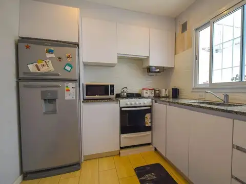 Depto Tipo Casa 3 ambientes con 2 baños