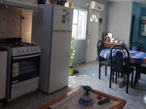 Casa en Alquiler en Villa Gobernador Udaondo, $ 400.000