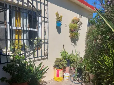 Casa 2 ambientes con 1 baño