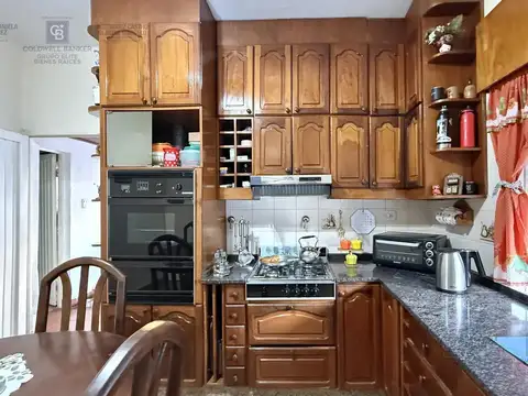 Venta casa 4 ambientes mas departamento cochera terraza Apto credito Merlo