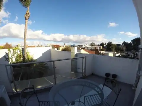 Vendo Casa, triplex excelente estado