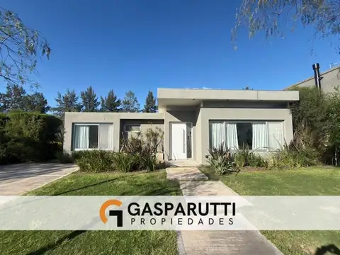 Casa en Venta en San Matías con Pileta