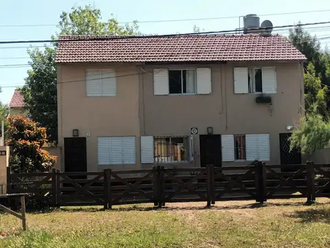 COSTA AZUL. DUPLEX 3 AMB. FRENTE CON COCHERA IDEAL RENTA TEMPORARIA    RETASADO 