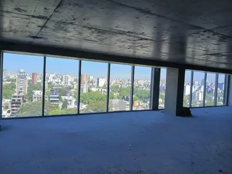 Excelente Oficina en  Edificio Qiub