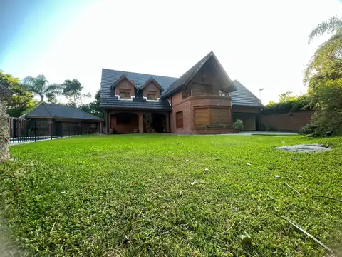 Casa en Venta con 5 cocheras