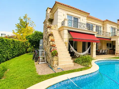 Casa en Venta en Ayres Plaza 100
