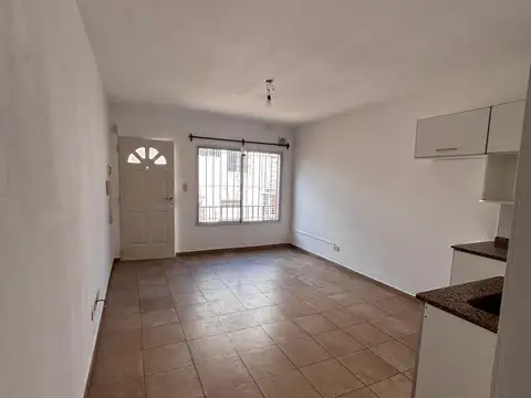 Departamento en Alquiler en Temperley, $ 500.000