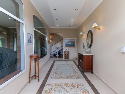 Casa en Venta en Arroyo Leyes, USD 245.000