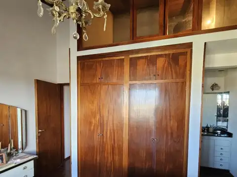 CASA 3 DORMITORIOS GRAN PATIO PILETA COCHERA APTO CREDITO