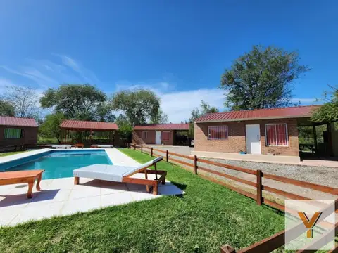 Quinta en venta - 8 Dormitorios 4 Baños - 2000mts2 - Córdoba