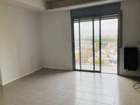 Departamento en Alquiler en Villa Raffo, $ 600.000