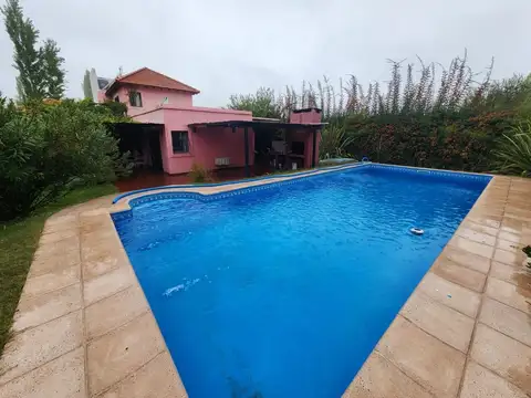 Venta de casa B° cerrado Vistalba, Lujan- 6 amb.