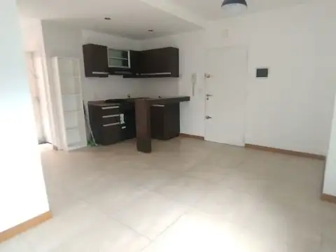 Depto Tipo Casa 2 ambientes con 1 baño