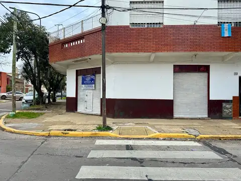 Venta Local en  Esquina con Vivienda 2 ambientes 1 dormitorio Patio - Vicente Lopez - Villa Martelli