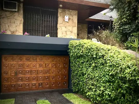 Casa 7 ambientes con 4 baños