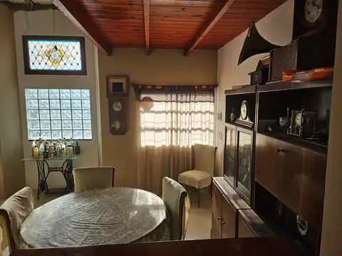 Depto Tipo Casa en Venta de 5 ambientes