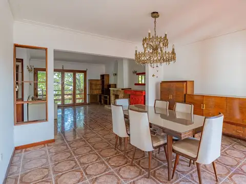 Venta casa en PH 4 ambientes  cochera La Perla