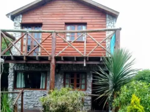 Casa en alquiler temporario - 3 Dormitorios 2 Baños - Cochera - Chapadmalal