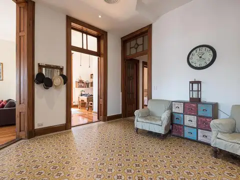 Departamento 8 ambientes con 4 baños